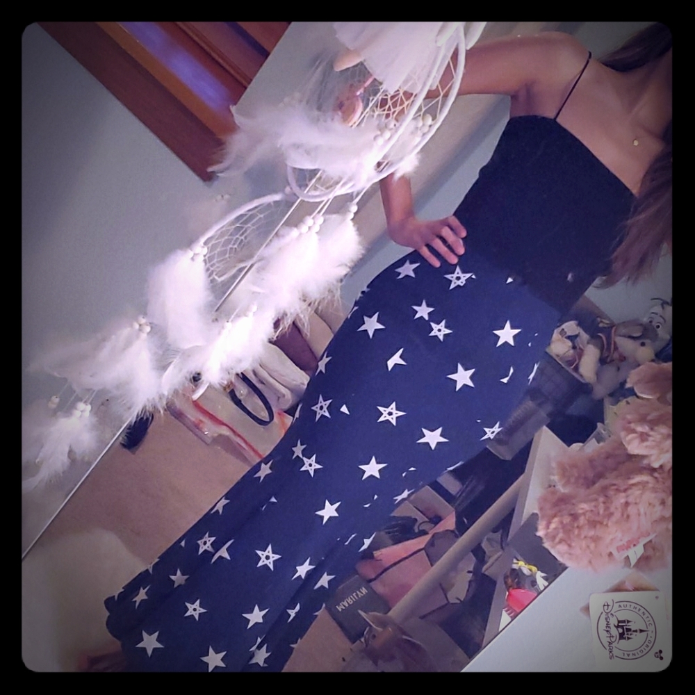 Moussy stars print satin mermaid flowy skirt